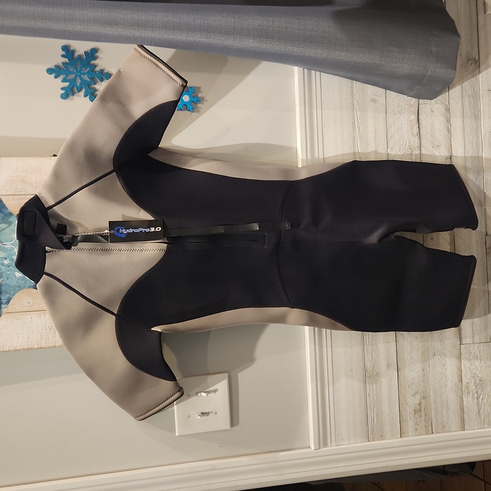 NWT HydroPro 3.0 Adult Short Sleeve Wetsuit 3.0 MM extra thick Neoprene sz L